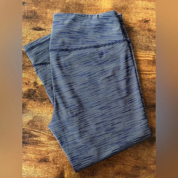 Tek Gear Dry Tek Capri Leggings - Size L - Picture 6 of 6